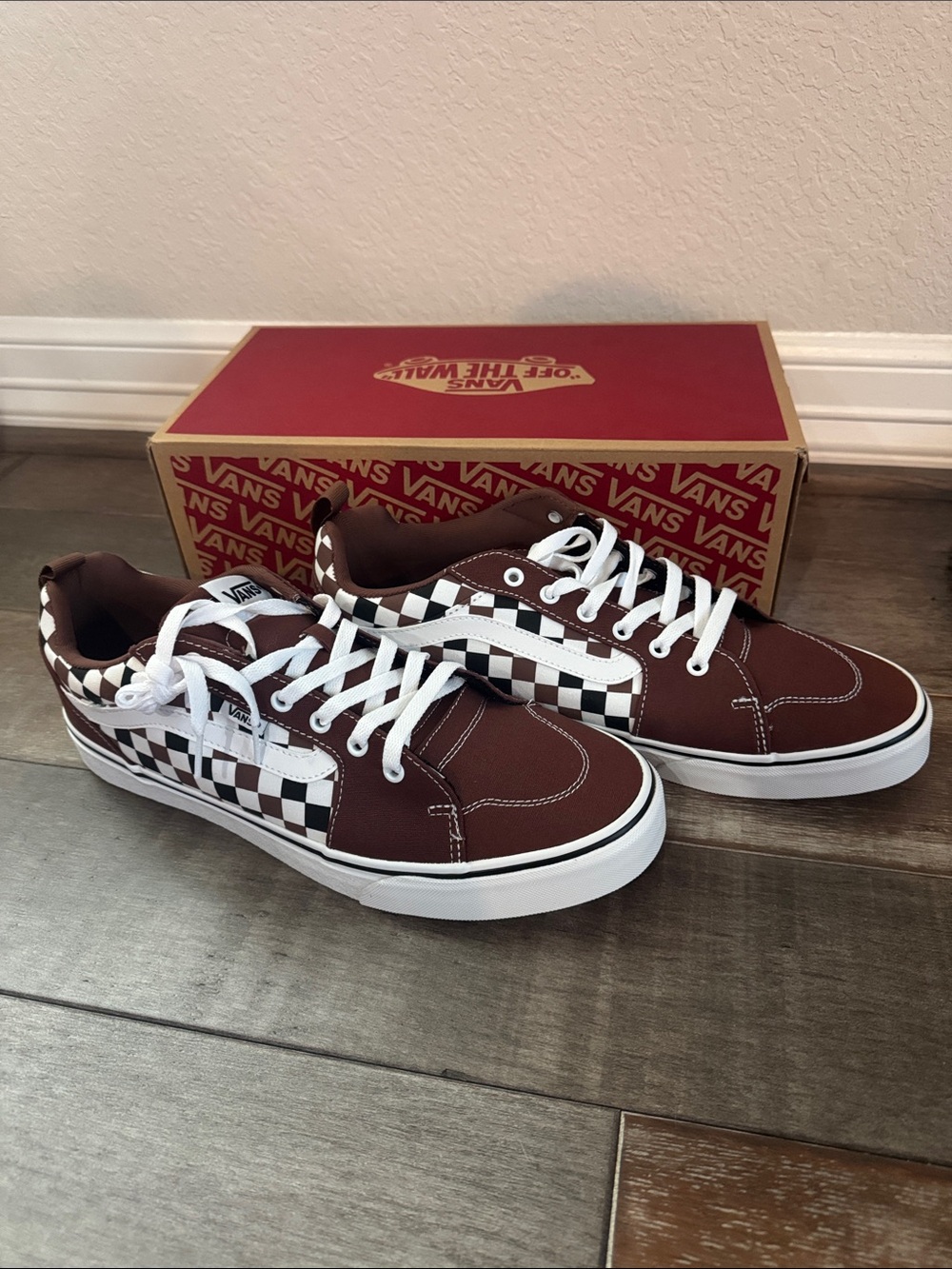 Vans Men’s Brown Canvas Low-Top Sneakers with Black-and-White Checkerboard